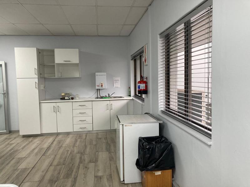 To Let Commercial Property for Rent in Newton Park Eastern Cape